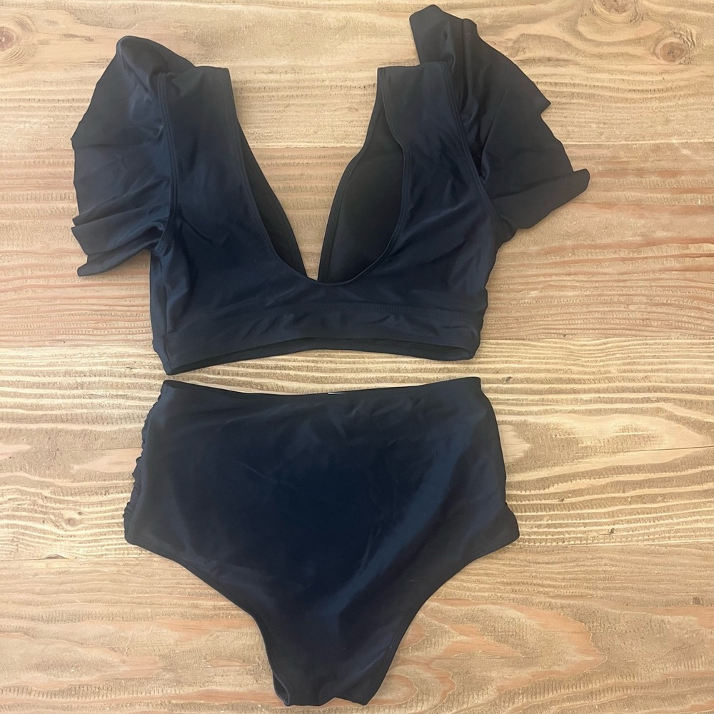 Sporlike 2 piece swimsuit from Amazon. Ruffled high waisted bottoms. BLK size S - Picture 2 of 5